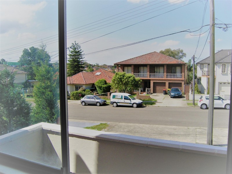 9 Ridgewell Street, Roselands NSW 2196