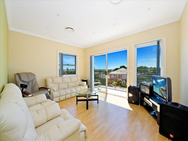 Kingsgrove NSW 2208
