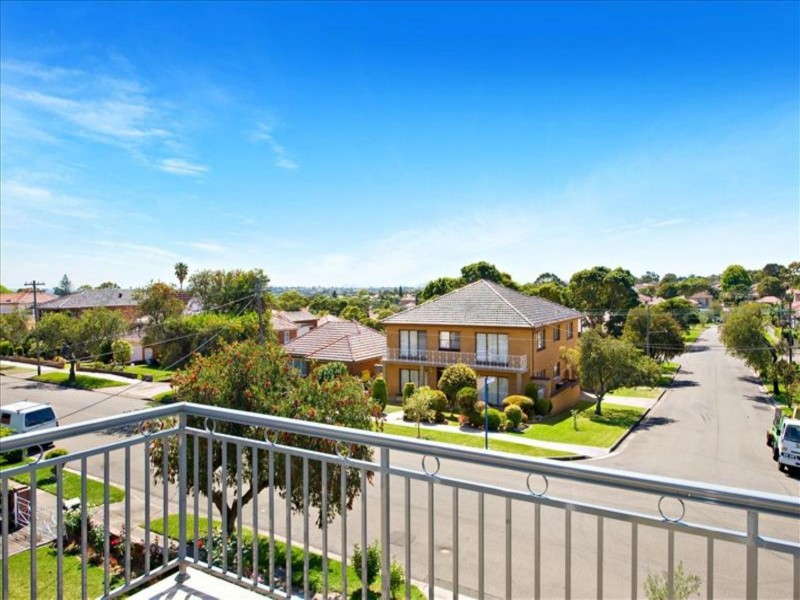 Kingsgrove NSW 2208