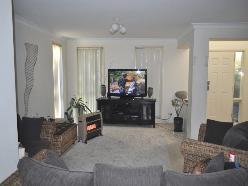 8 Miller Crescent, Blue Haven NSW 2262