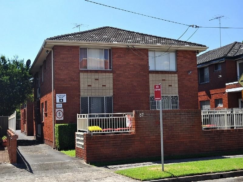 2/87 Hampden Road, Lakemba NSW 2195