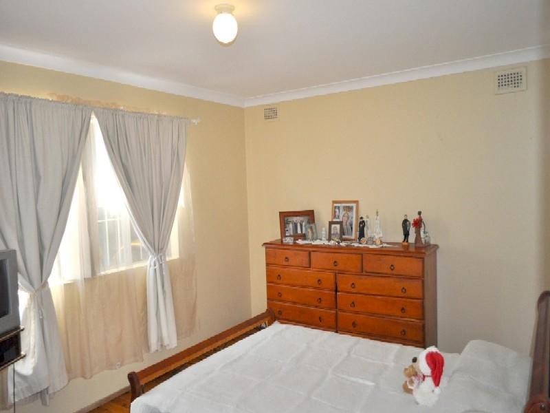 2/87 Hampden Road, Lakemba NSW 2195