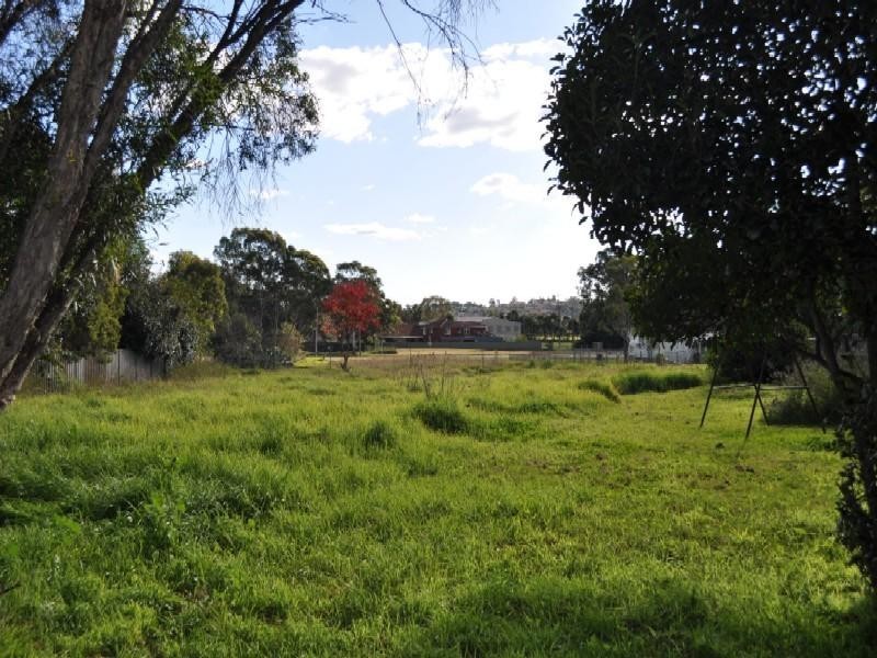 33 Blackwood Avenue, Minto NSW 2566