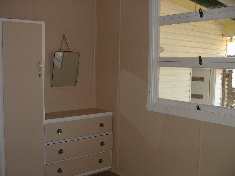 8 Arvon Street, Beachmere QLD 4510