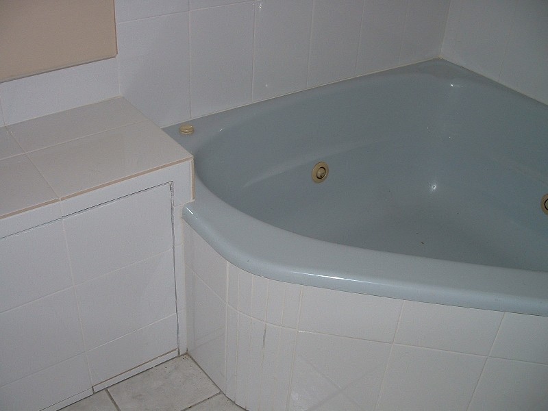 8 Arvon Street, Beachmere QLD 4510