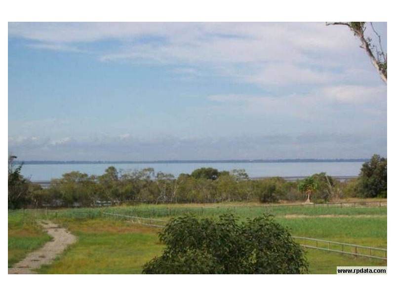 72 Campbell Parade, Beachmere QLD 4510