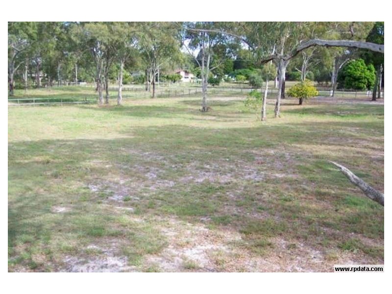 72 Campbell Parade, Beachmere QLD 4510