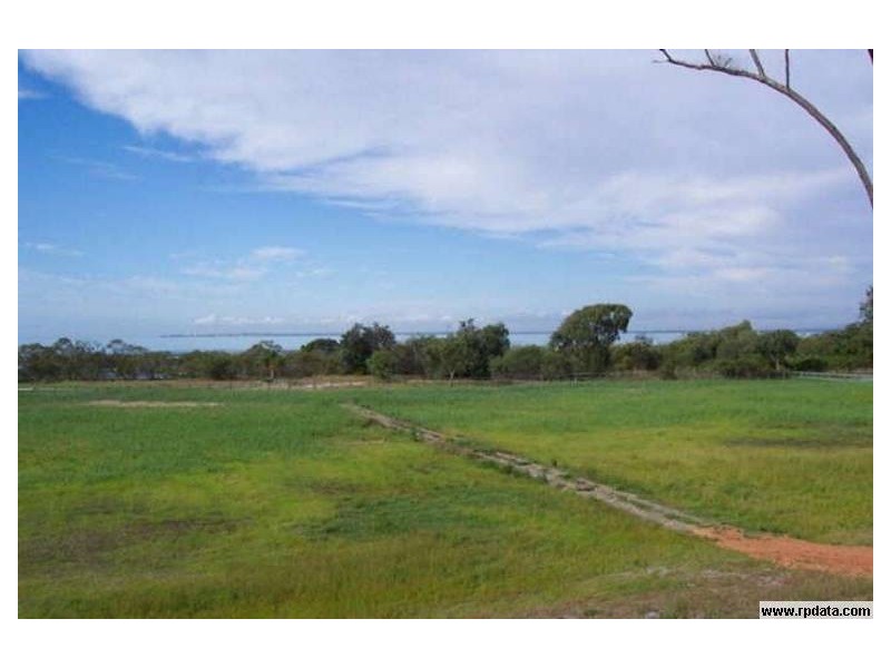 72 Campbell Parade, Beachmere QLD 4510