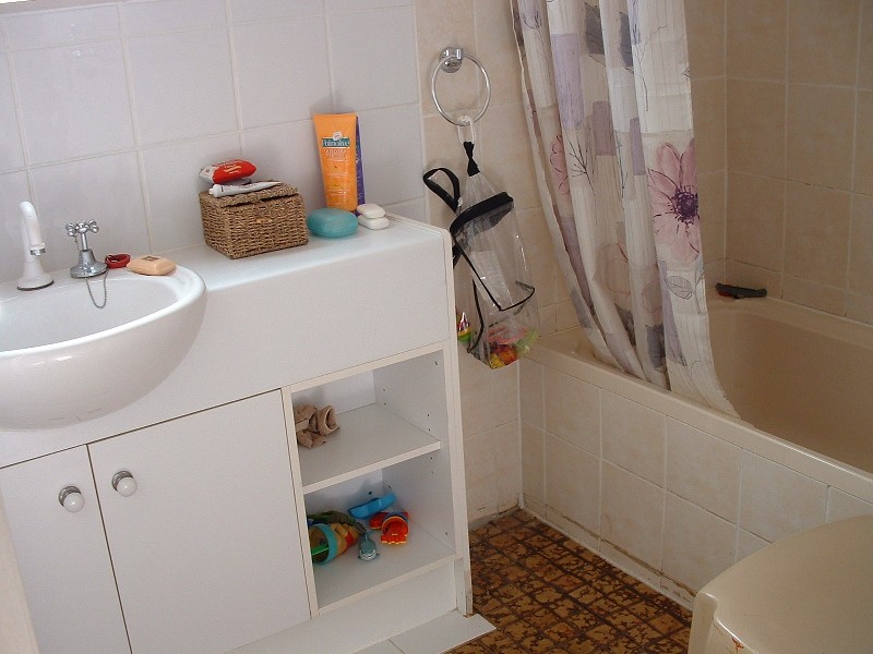 128 Moreton Avenue, Beachmere QLD 4510