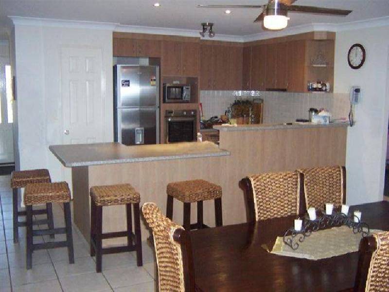 17 Weeroona Avenue, Beachmere QLD 4510