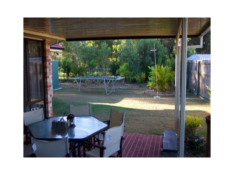 17 Weeroona Avenue, Beachmere QLD 4510