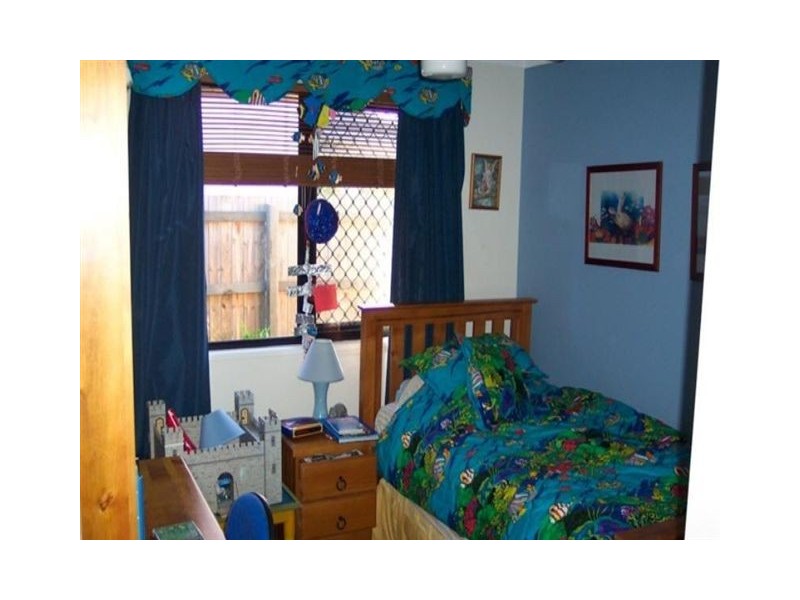 17 Weeroona Avenue, Beachmere QLD 4510