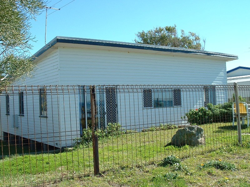 133 Biggs Avenue, Beachmere QLD 4510