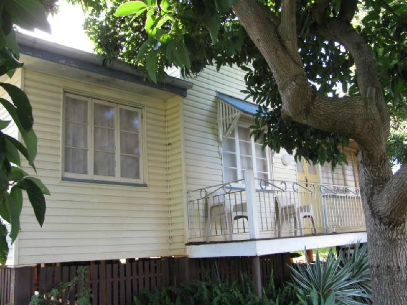 2 Queen Street, Childers QLD 4660