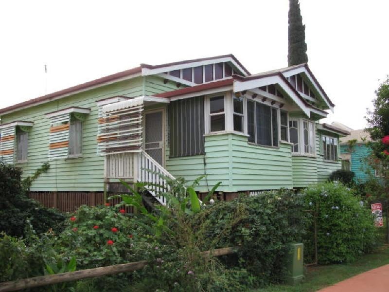 105 Churchill Street, Childers QLD 4660
