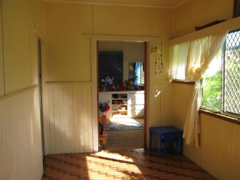 8 Macrossan Street, Childers QLD 4660