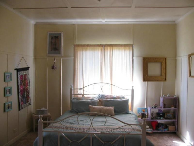 8 Macrossan Street, Childers QLD 4660