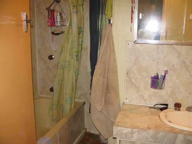 8 Macrossan Street, Childers QLD 4660