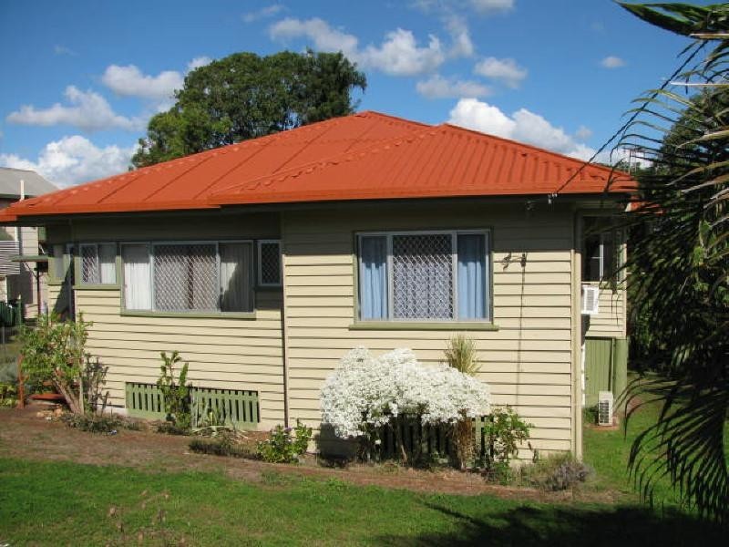 8 Macrossan Street, Childers QLD 4660