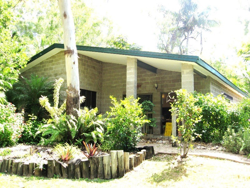 49 Yates Street, Magnetic Island QLD 4819