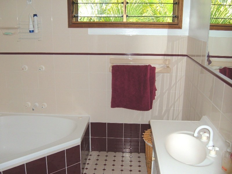 11 Bay Vista Court, Magnetic Island QLD 4819