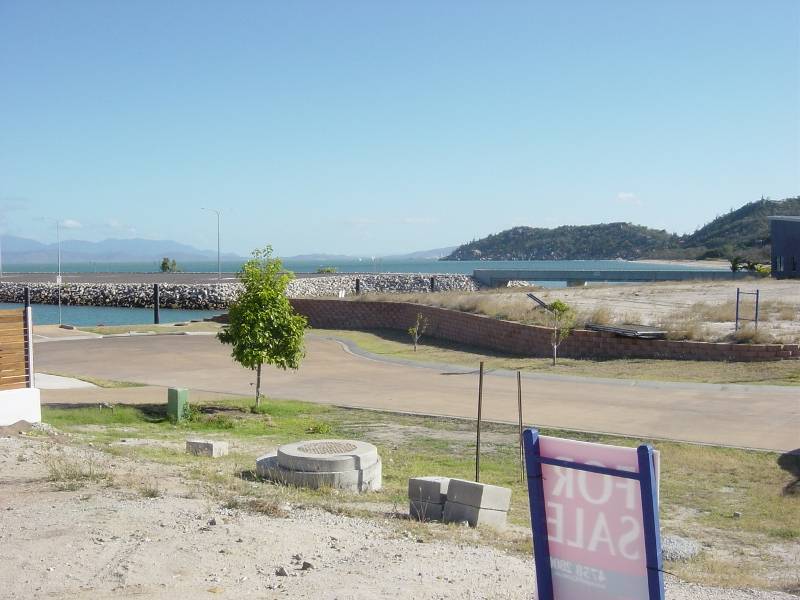 4 Terrace Place, Magnetic Island QLD 4819