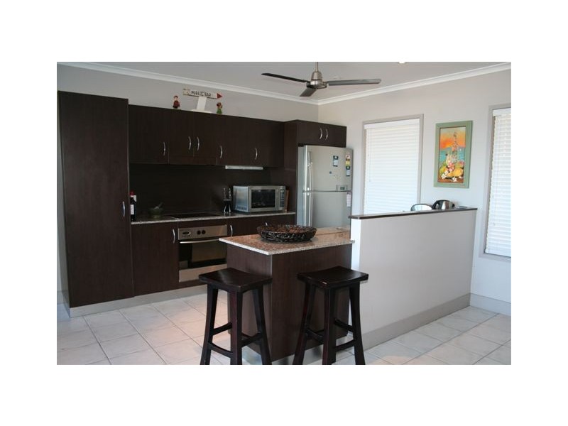 2/13-15 Terrace Place, Magnetic Island QLD 4819