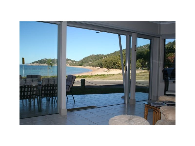 2/13-15 Terrace Place, Magnetic Island QLD 4819