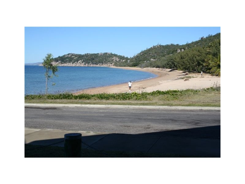 2/13-15 Terrace Place, Magnetic Island QLD 4819