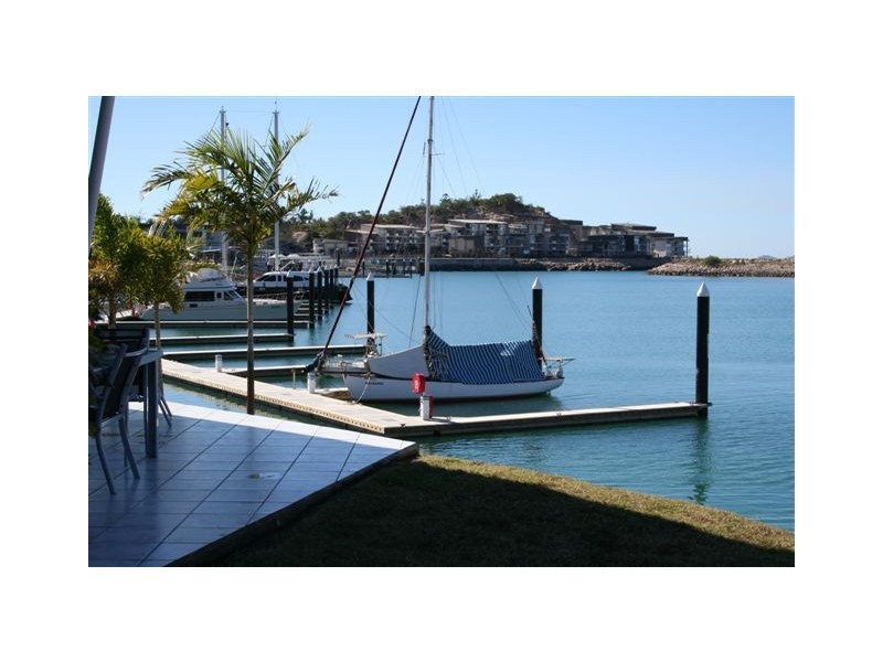 2/13-15 Terrace Place, Magnetic Island QLD 4819