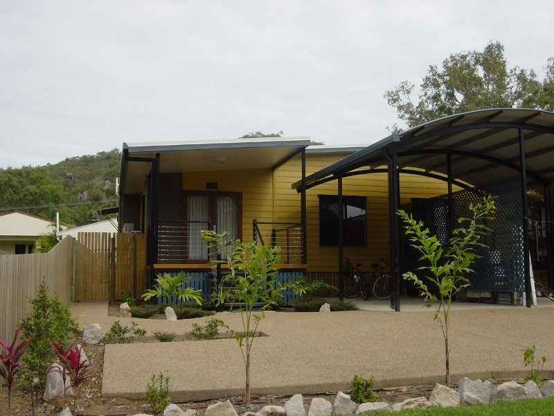 1/5 Serene Place, Magnetic Island QLD 4819