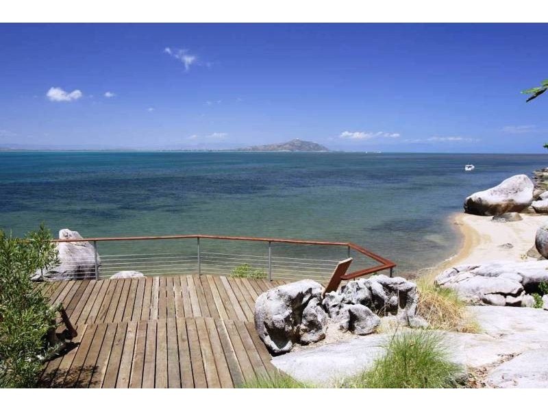 1 Picnic Street, Magnetic Island QLD 4819