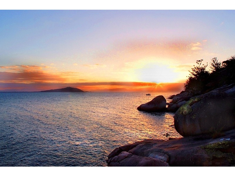 1 Picnic Street, Magnetic Island QLD 4819