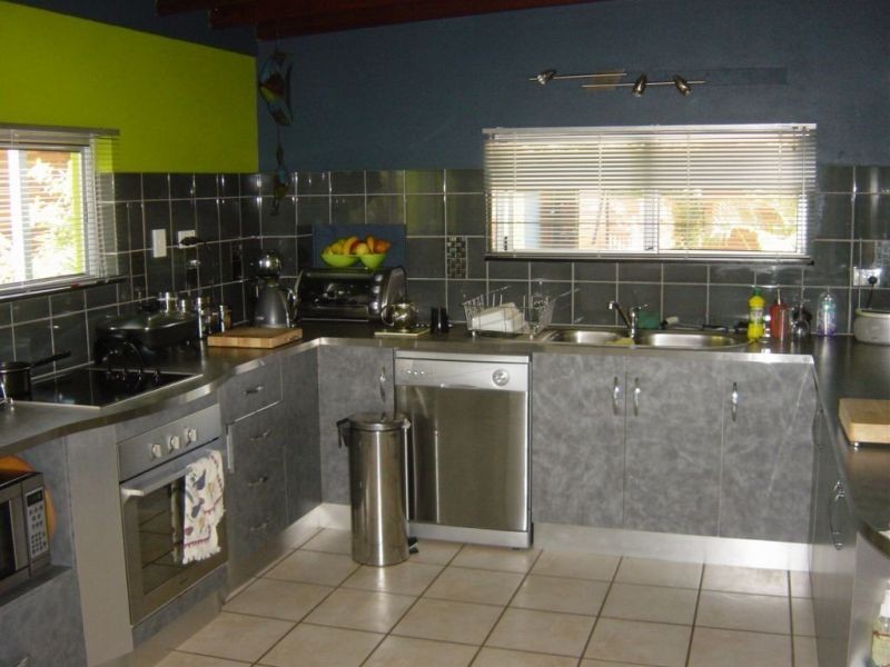 16 Yule Street, Magnetic Island QLD 4819