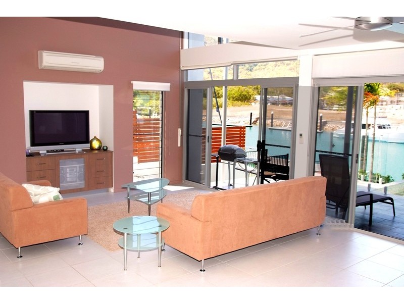 2/5 Terrace Place, Magnetic Island QLD 4819