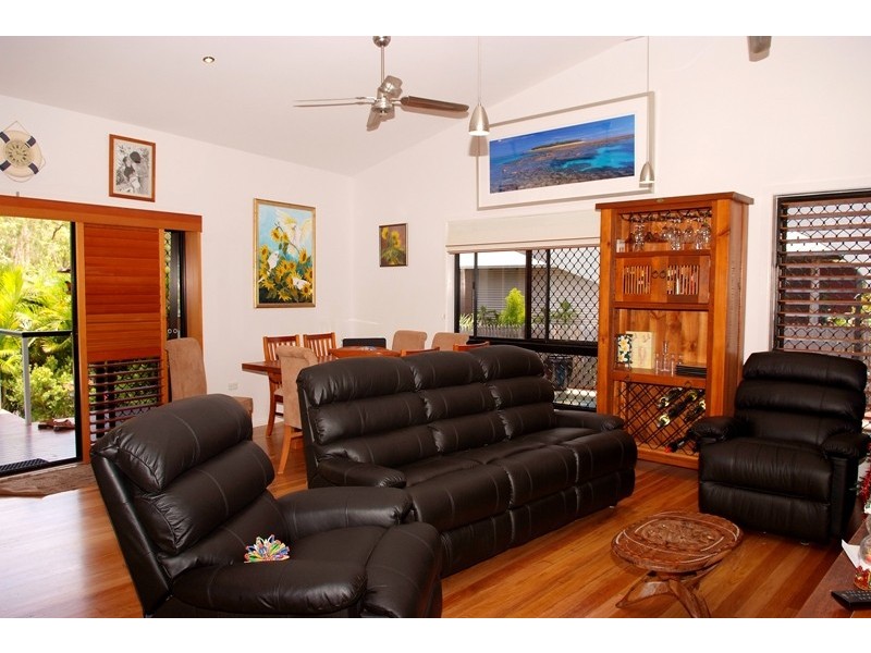 10 Bayside Court, Magnetic Island QLD 4819