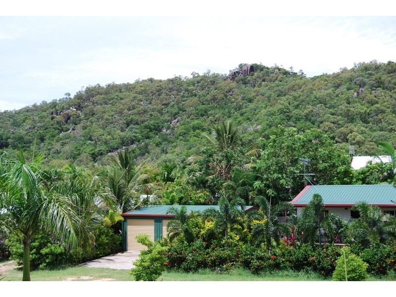 21 Somerset Street, Magnetic Island QLD 4819