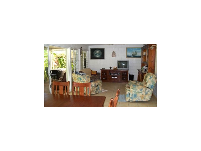 17 Colleen Street, Magnetic Island QLD 4819