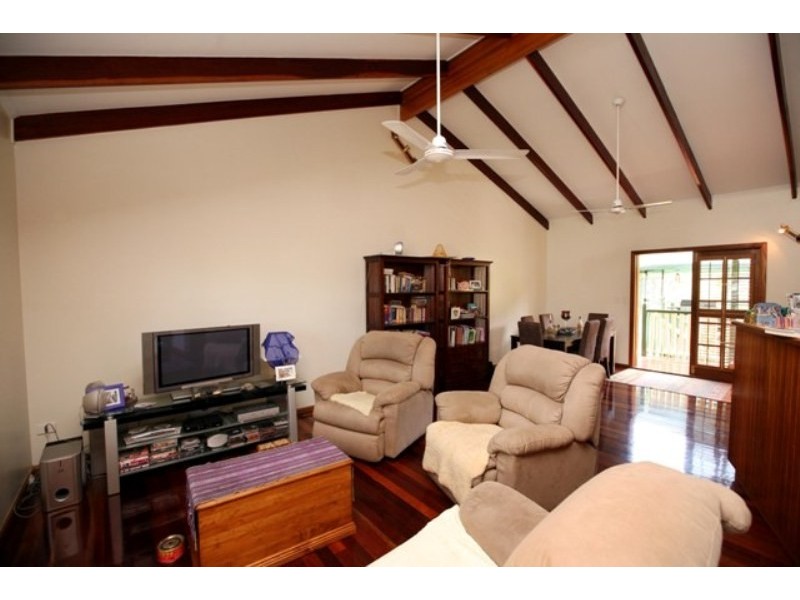 17 Elena Street, Magnetic Island QLD 4819