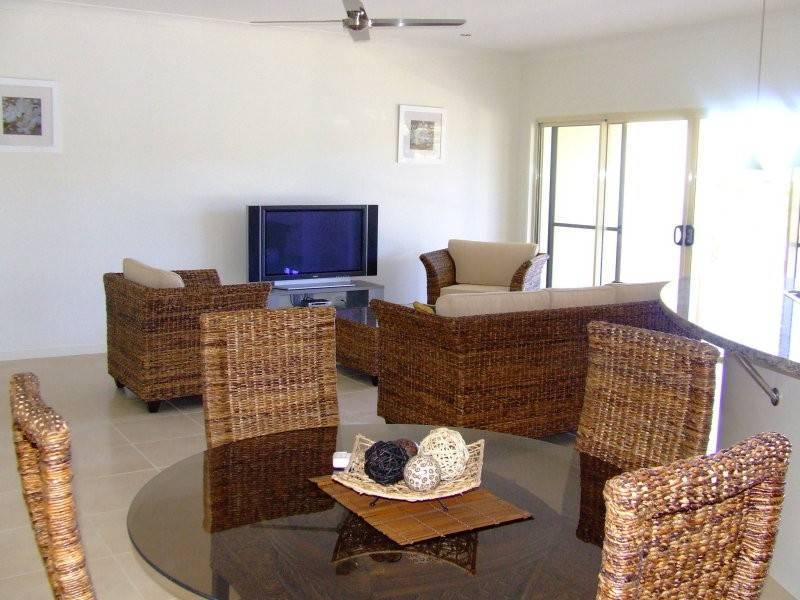 2/10 Royal Palm Avenue Port Hinchinbrook, Cardwell QLD 4849