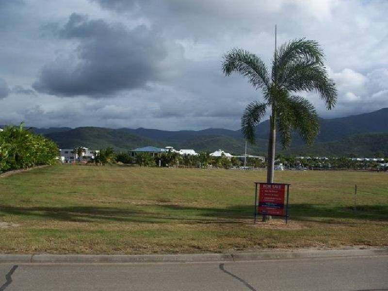 102 Keith Williams Drive, Cardwell QLD 4849