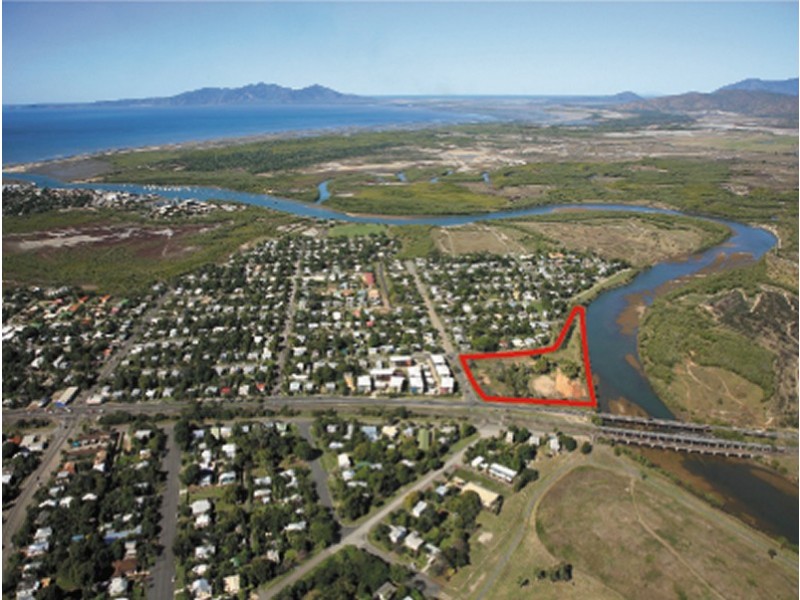 111 Railway Avenue, Railway Estate QLD 4810