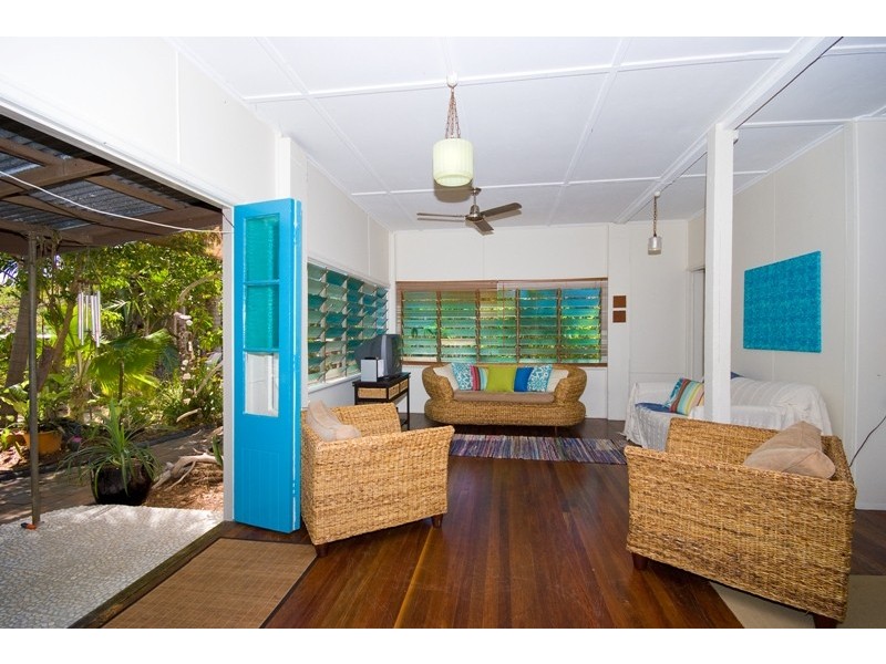 1 Barbarra Street, Picnic Bay, Magnetic Island QLD 4819