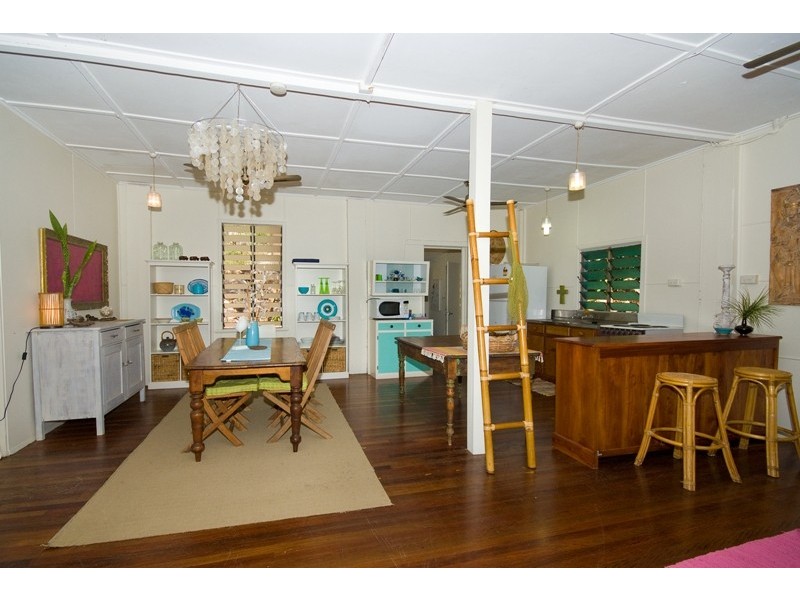 1 Barbarra Street, Picnic Bay, Magnetic Island QLD 4819