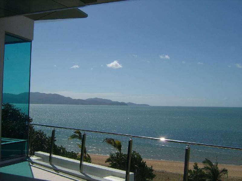 303 Unit 303 ‘Watermark’ 72-74 The Strand, Townsville QLD 4810