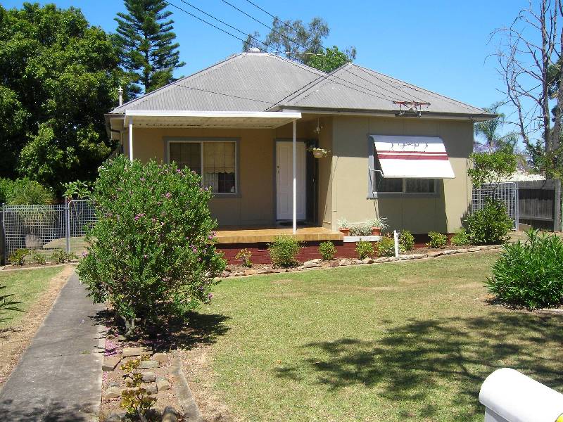 24 pioneer Street, Seven Hills NSW 2147