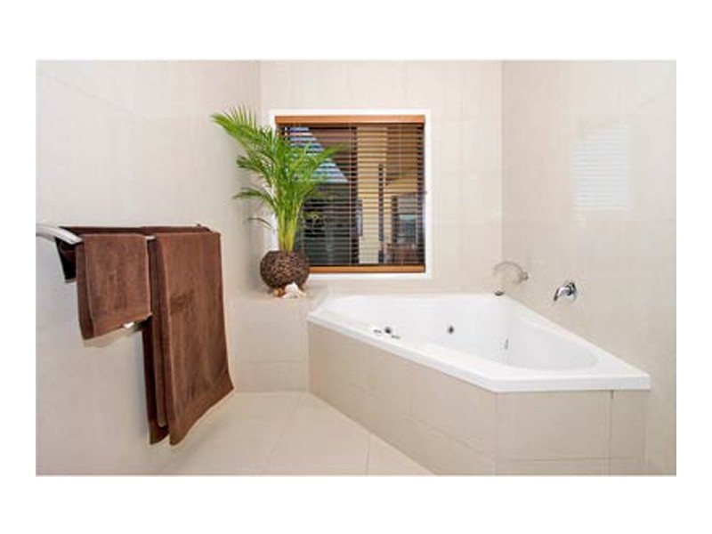 8 Malibu Circuit, Salt, Kingscliff NSW 2487