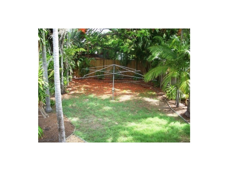 13 Humphrey Street, West End QLD 4810