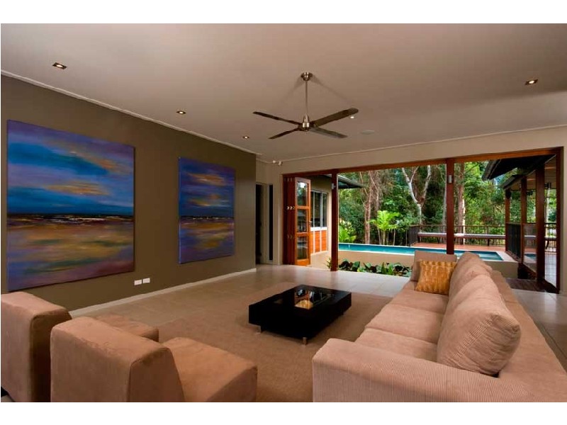2 Muller St Argentea, Palm Cove QLD 4879