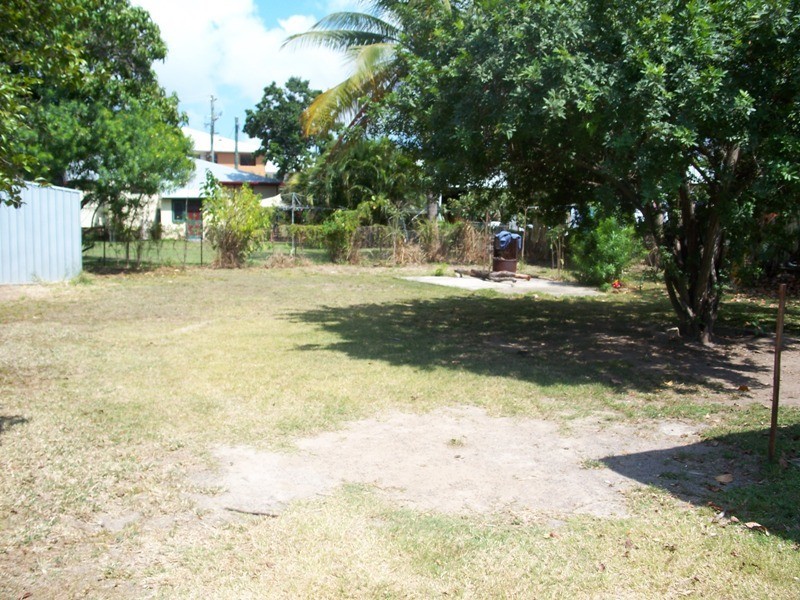 100 Tenth Avenue, Railway Estate QLD 4810